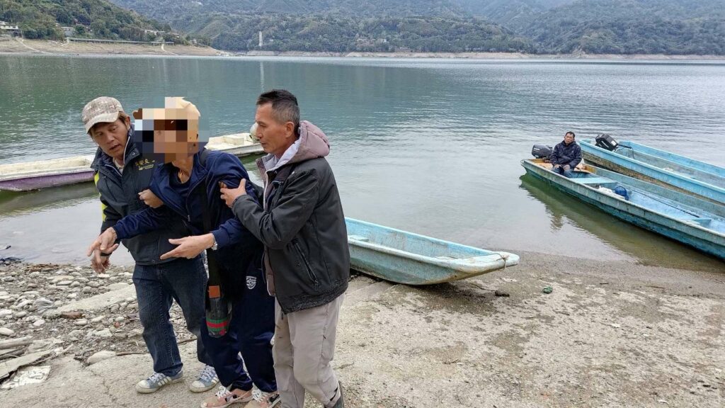 男子身體不適困薑母島-桃消復興分隊、熱心民眾合力送醫