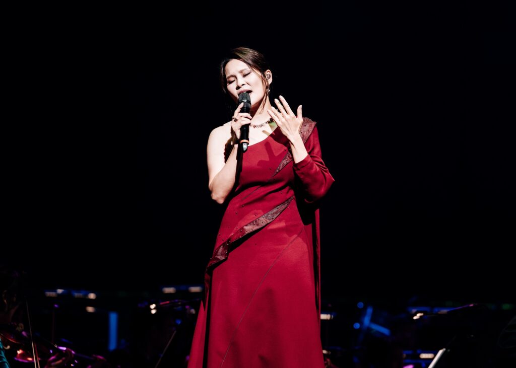 周蕙在衛武營歌劇院大跳手勢舞-把經典舞曲吟唱成交響樂章