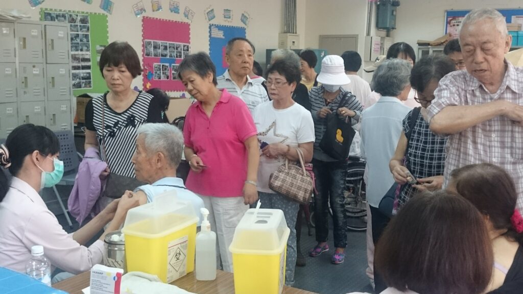 冷氣團南侵！嘉義市提醒市民防寒防疫　呼籲新冠xbb疫苗接種