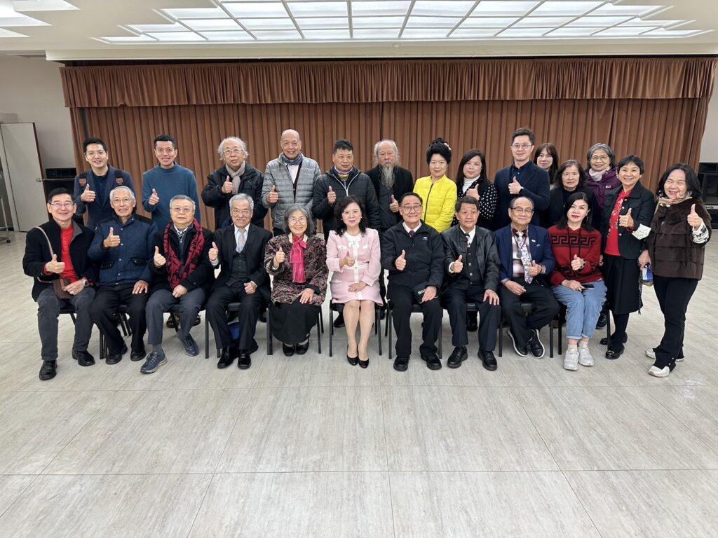 美女博士梁慧美畫作獨具風格意象　「公主的多寶格」民眾頻按讚