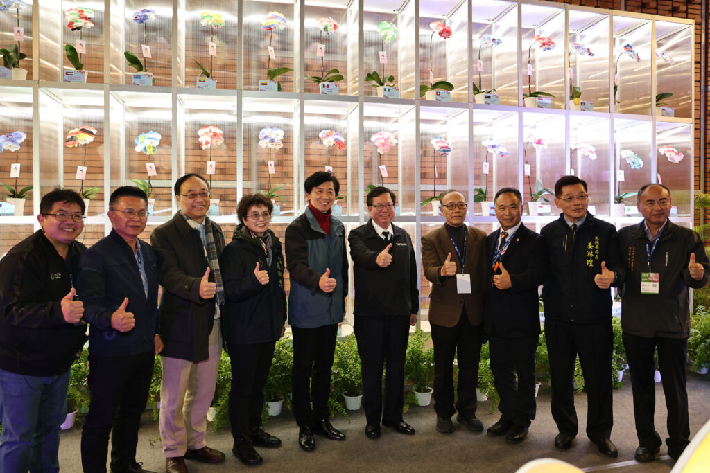 鄭文燦參觀世界蘭展及台灣燈會　盛讚台南新舊融合魅力
