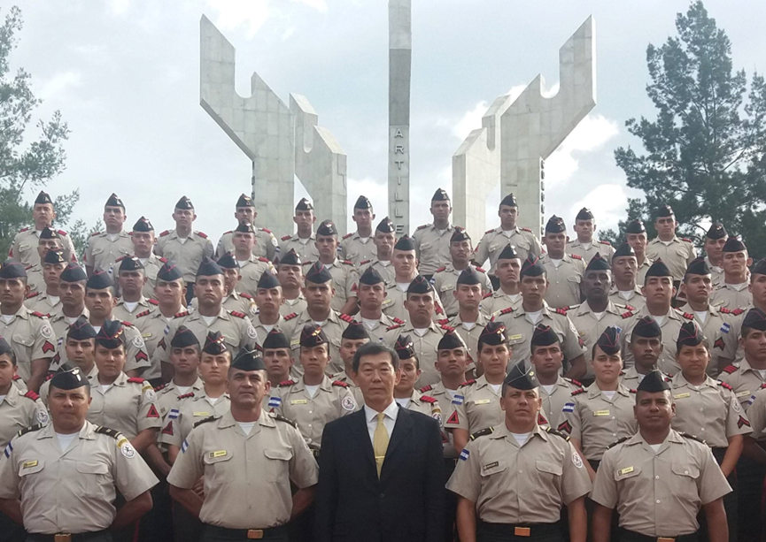 顛覆對拉丁美洲軍官的刻板觀感