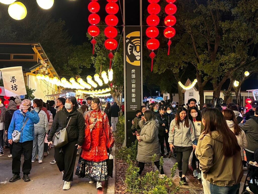 用心辦桃園燈會仍挨批　周柏吟舉網友讚美為燈會畫完美句點