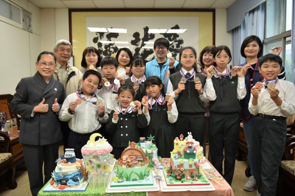 花蓮翻糖藝術技驚世界-勇奪德國國際觀光烹飪大賽10金5銀4銅
