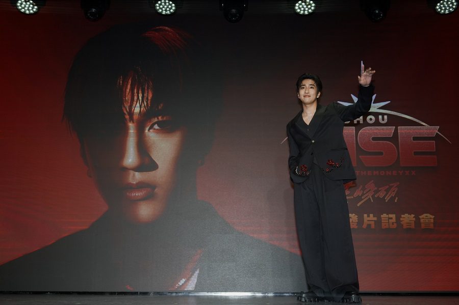 樂壇雙棲潮流婁峻碩出新輯《rise》秀「十年有成」成果「雙棲天王」李李仁開金嗓獻唱〈colorful〉