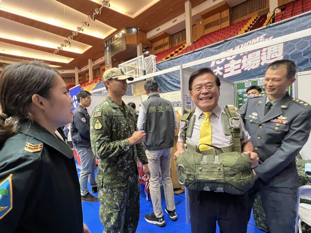 義守大學串聯資源展開校園徵才　提供超過4千個就業機會