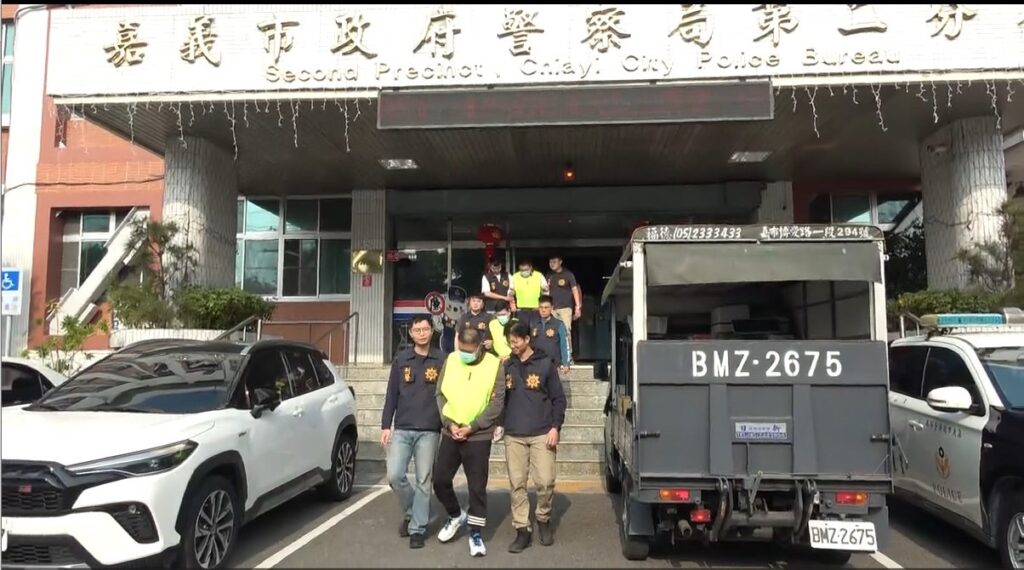 偵破人頭、車手拘禁案　嘉二警逮詐團查扣毒品、豪車