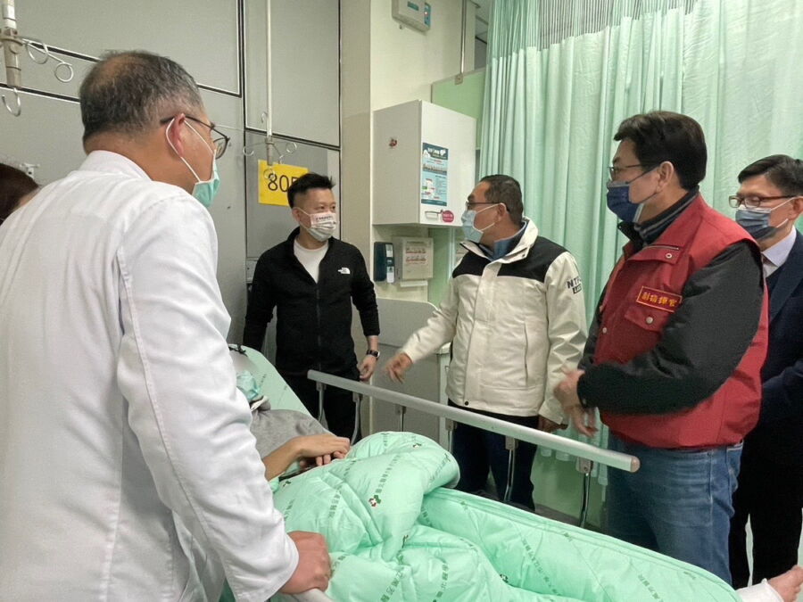 康橋校車文山隧道內翻覆　侯友宜：必須要嚴格追查打滑原因