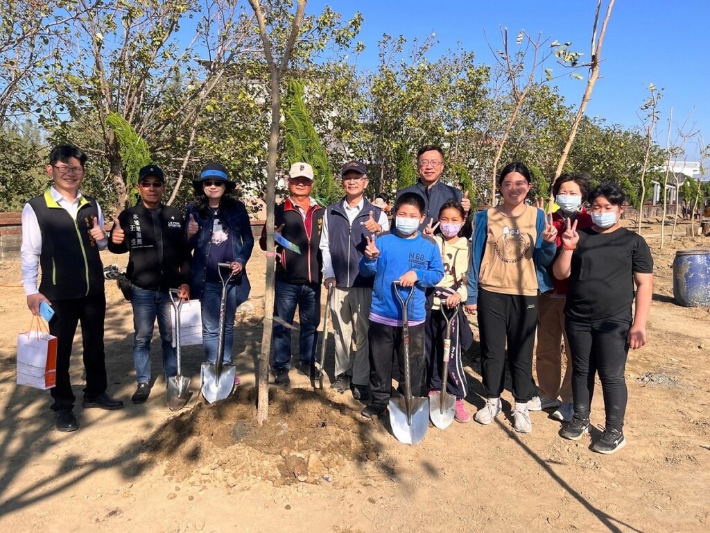 雲管處與台南在地觀光業者攜手種樹　共同維護環境生態
