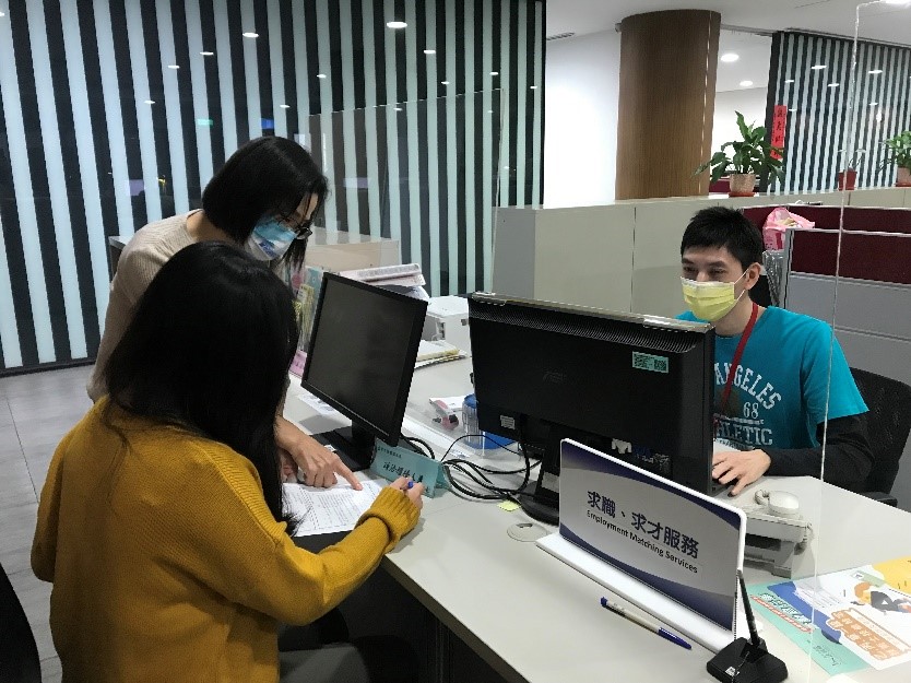 歡慶台中人口將破285萬人-勞工局求職求才登記贈禮3/15開跑