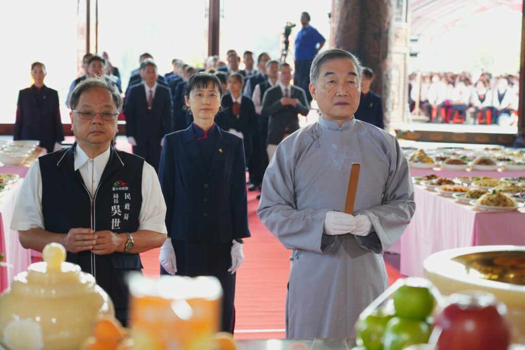 寶光崇正祭祖盛典-黃副市長任正獻官循古禮追思