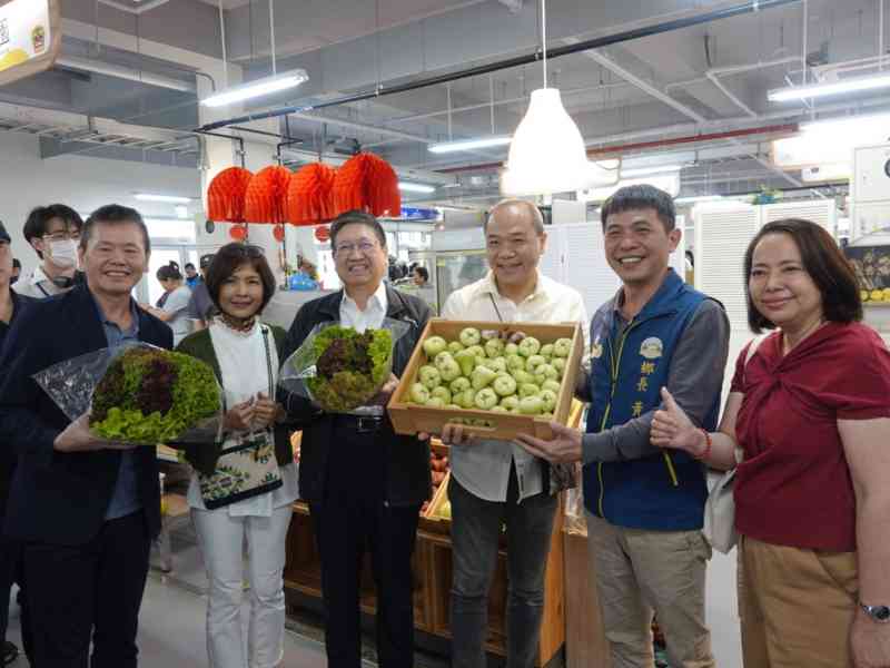 芎林公有零售市場重建慶開幕-「青銀共市」新氣象