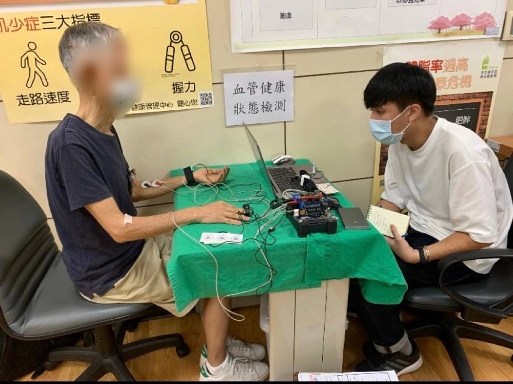 穿戴式ai智慧裝置一分鐘檢測血管健康　臺科大教授許昕創新研發受矚