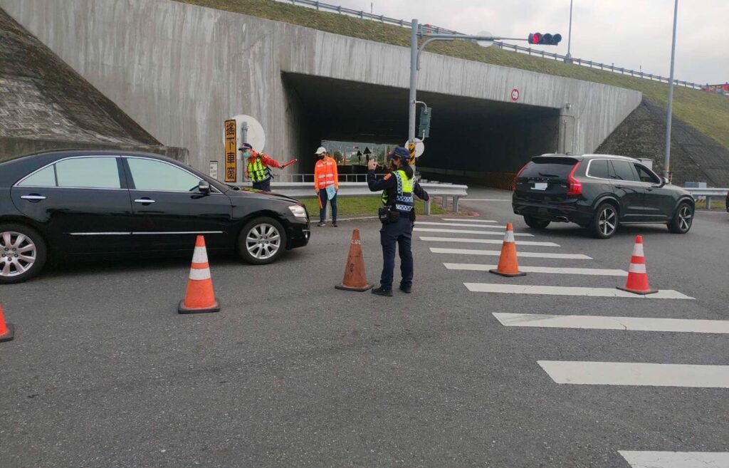 因應清明連假掃墓旅遊車潮　宜警投入3800人次全力疏導交通
