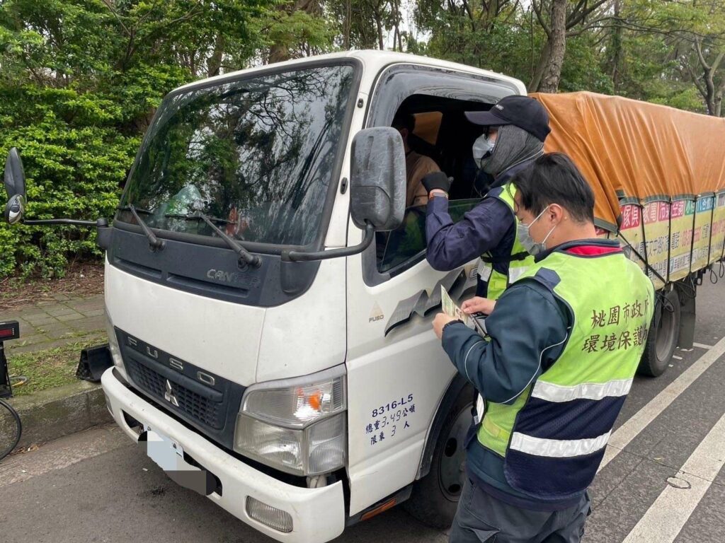 桃園環保局提醒車主-柴油車定期檢測新政策規範