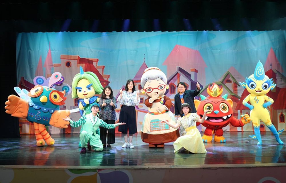 水果奶奶獻上妖果小學舞台劇《妖果嗨翻天》-共度兒童佳節