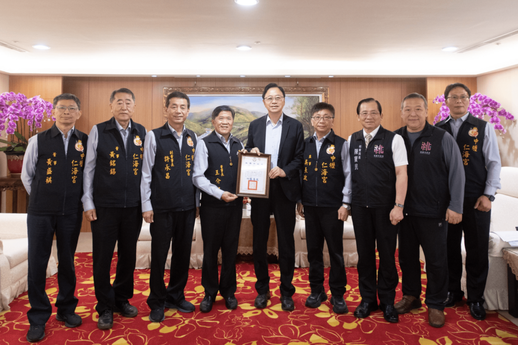 張善政感謝中壢仁海宮捐助400萬賑災-展現愛心關懷