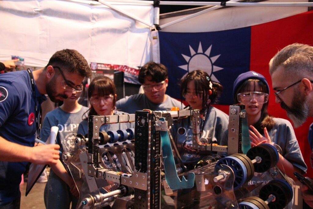 崇光高中frc8806女力團隊連三年獲獎　frc2024土耳其世界區賽勇奪聯盟亞軍表現亮眼！