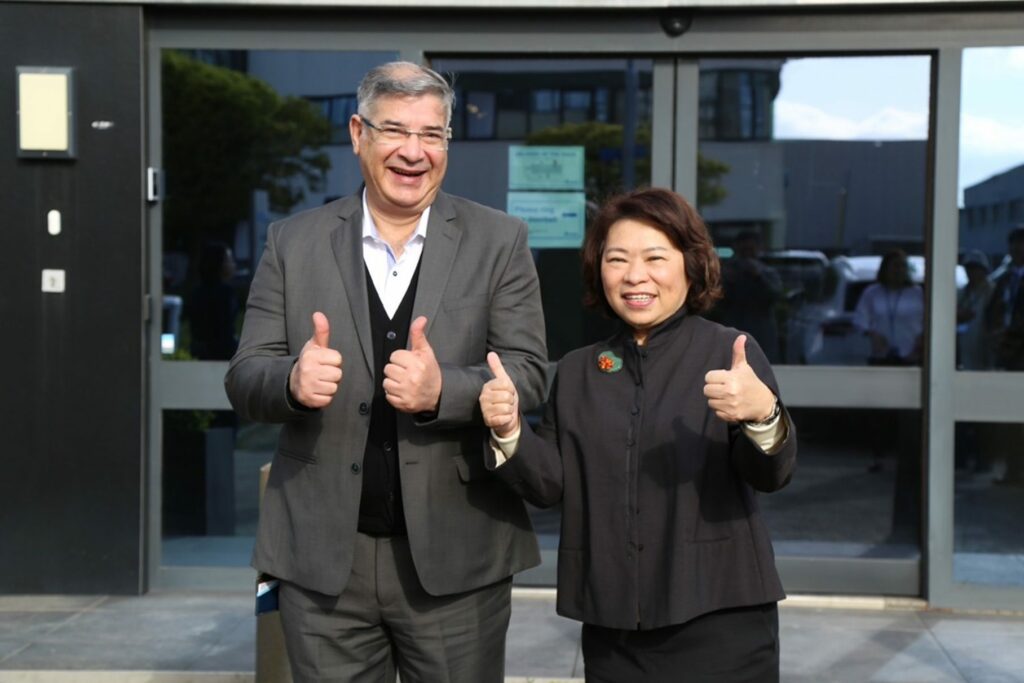 嘉義市長黃敏惠率團參訪台達電歐洲總部　交流永續城市智慧管理