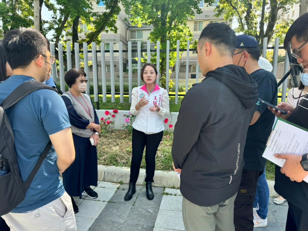 議員王珮毓爭取設置籃球場-活化平鎮公29公園用地