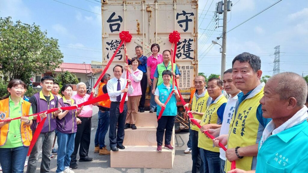 影音／護聖宮-40呎貨櫃送愛到溪州　鄉長加碼致送每戶現金600元
