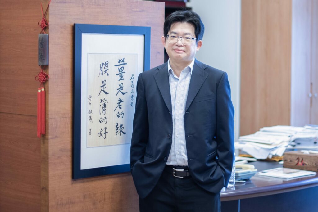 全國私立綜合大學唯一獲獎-中原大學特聘教授張雍獲傑出研究獎肯定