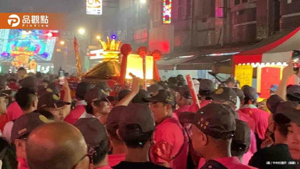大甲媽祖遶境盛事與文化共鳴：信仰、商機與娛樂的交織