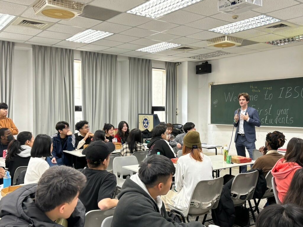元智大學培育全方位人才-人社院英語學士班首推跨領域學程