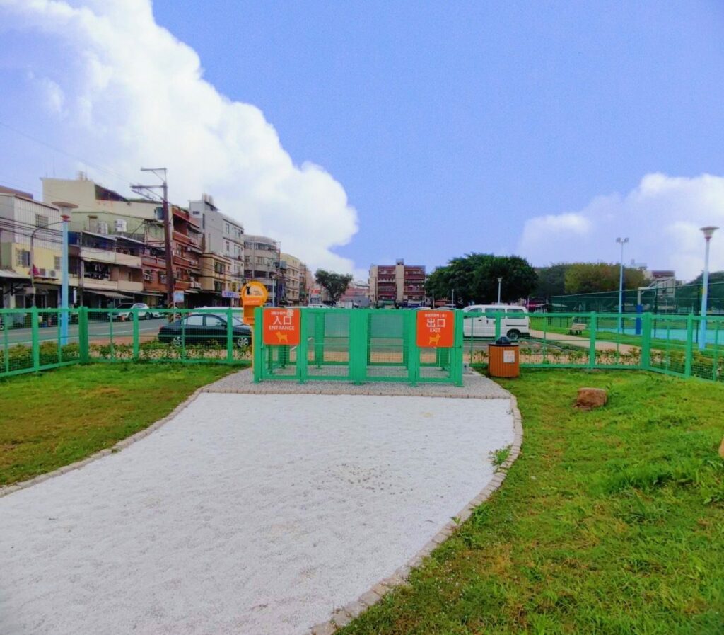 桃園市兩座公園寵物友善專區開放使用　以飼主需求角度規劃毛小孩與飼主的休憩空間
