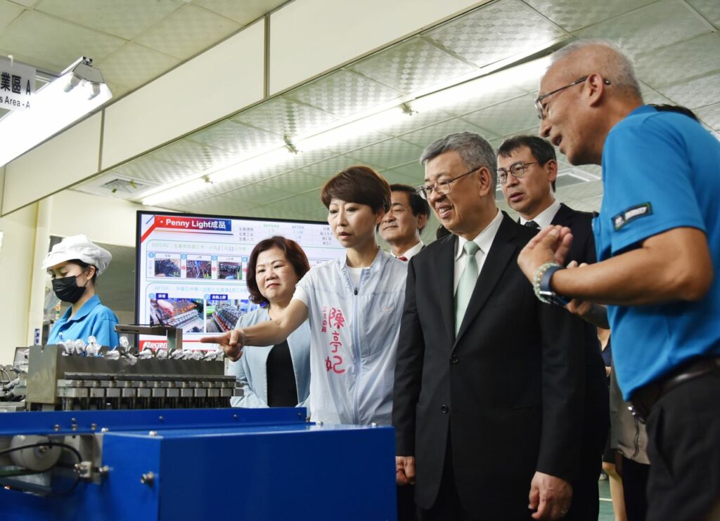 肯定企業進用身心障礙員工-行政院長陳建仁訪臺南璨揚企業