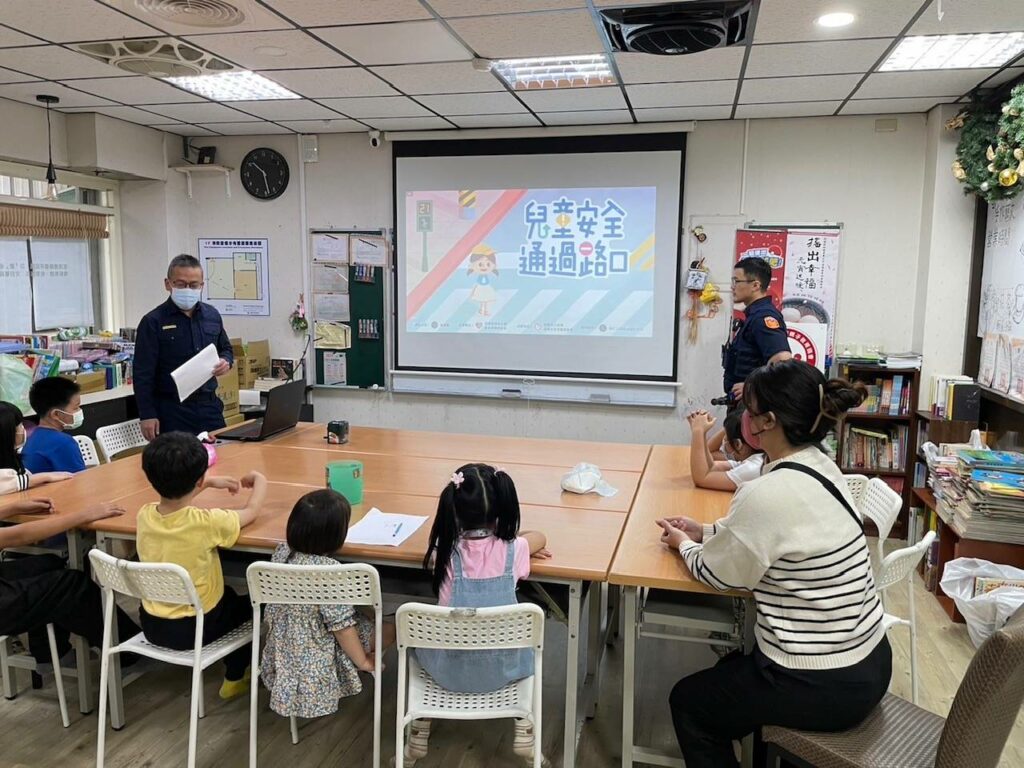 八德警關懷弱勢學童-加強預防教育宣導