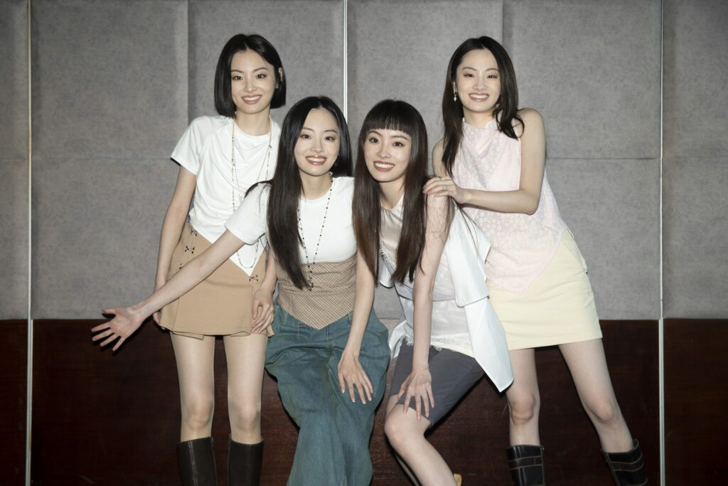 華語樂壇四胞胎成軍-組成紅飛林闖樂壇