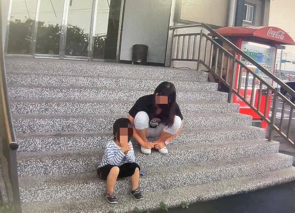 6歲童貪玩迷路-1聰明舉動讓大園警順利聯繫家長