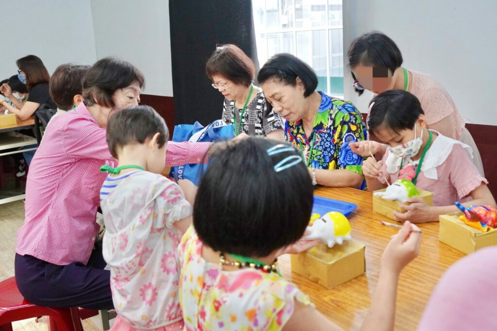 新北寄養家庭親子聯誼　超越血緣的愛-多戶寄養父母服務達20年