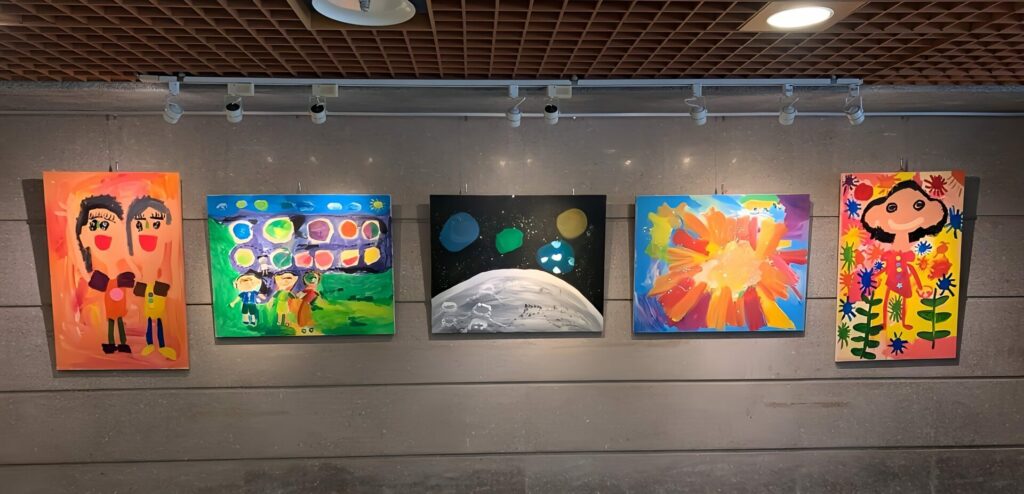 身障學員畫出想望　土城小作所「母親」畫作　林口長庚養生文化村展出