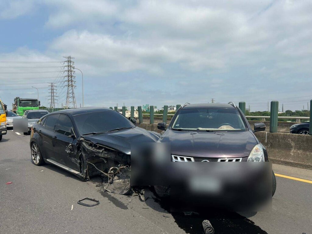 台66大溪段6車連環撞-2人受傷