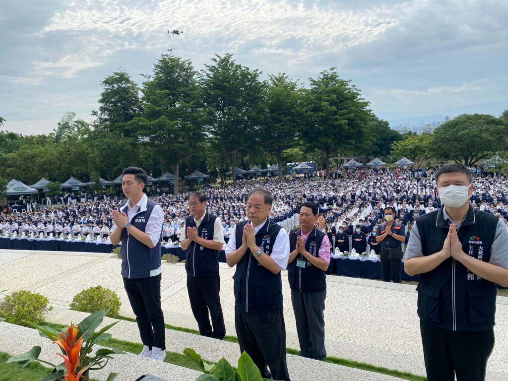 慈濟浴佛大典逾3000人齊聚東大靜思堂-中市民政局長祈願國泰民安