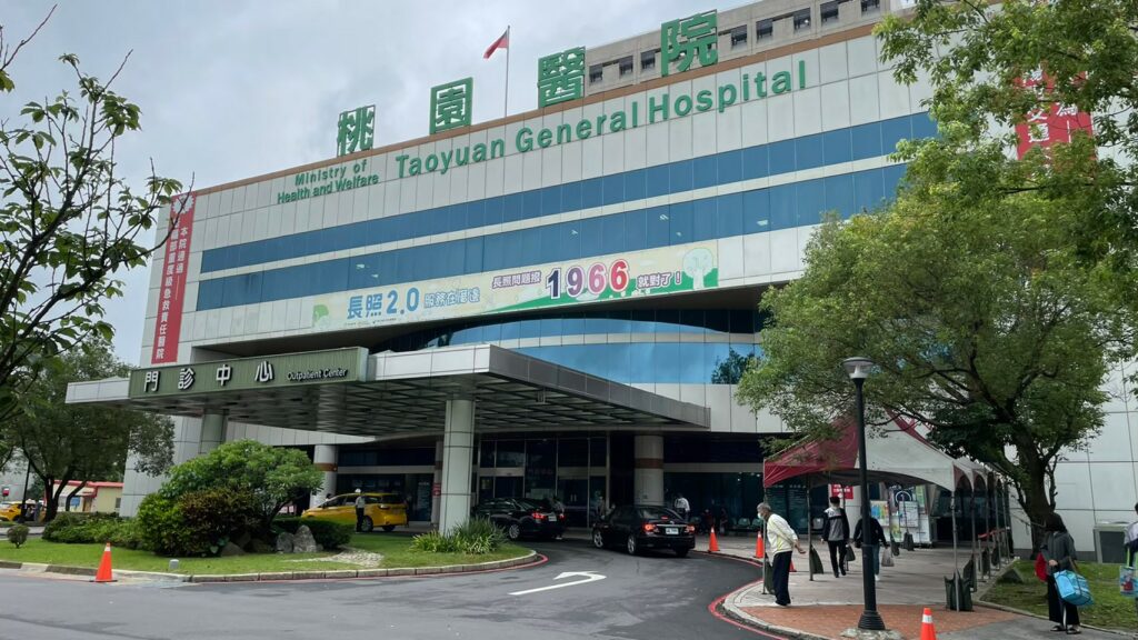 部桃腦中風照護團隊復健治療-老翁順利移除鼻胃管