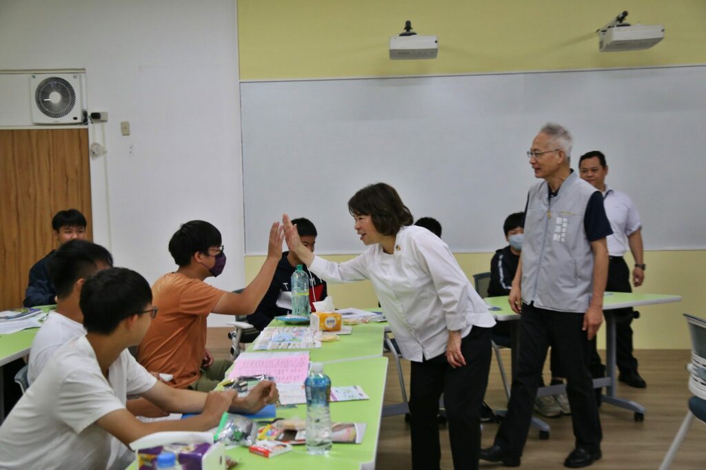 國中會考登場　嘉義市長黃敏惠勉勵考生全力以赴