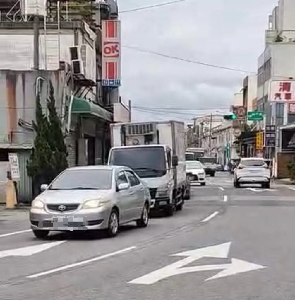 無視標線全逆向網看傻-八德警：該路段已改單行道