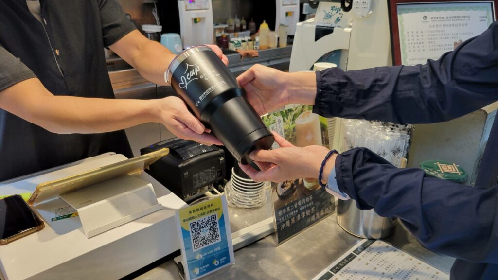 響應環保省荷包！　中市加碼自備杯多折10元
