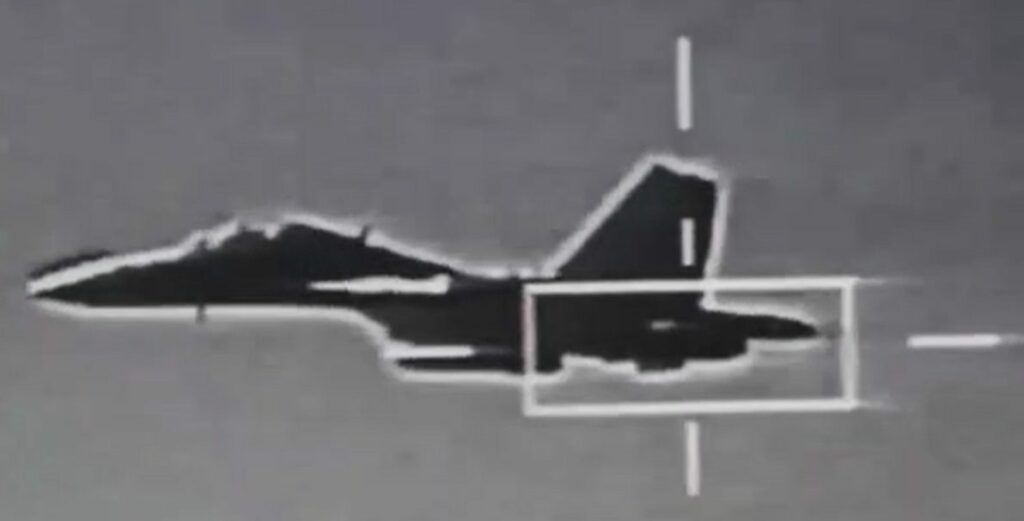 罕見畫面首度曝光！空軍展示f-16v戰機狙擊能力　精準標定解放軍機