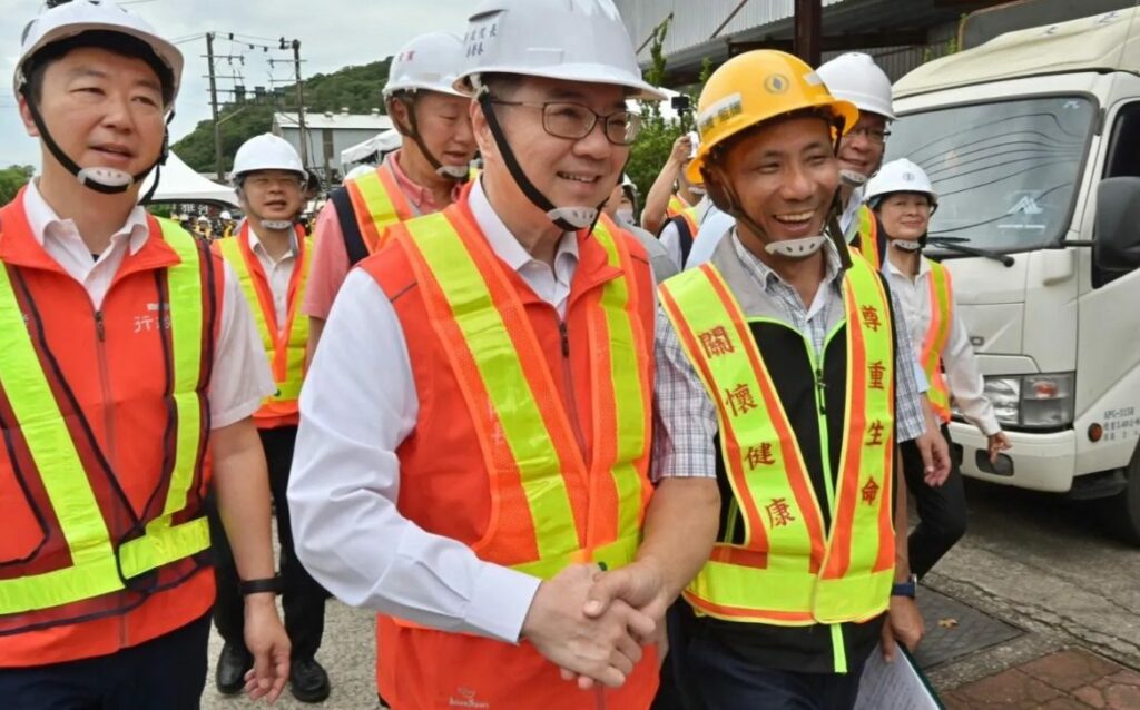 卓榮泰上任首個周末直奔桃園視察台電　張善政竟未接獲通知