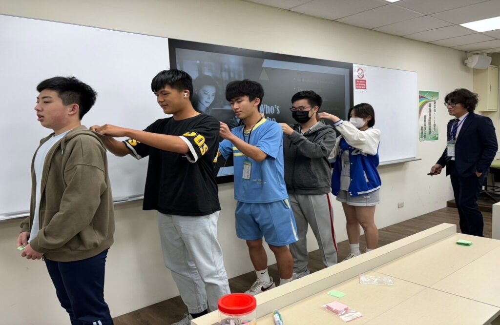 龍華科大辦理英語職場體驗營-培育高中職學子強化外語能力