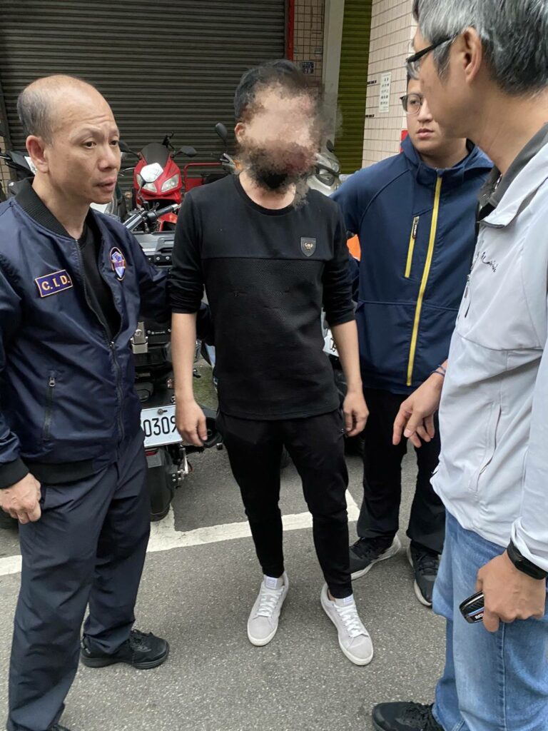 【有片】偽假身分網路收購黃金-男子詐騙故技重施狠狽落網