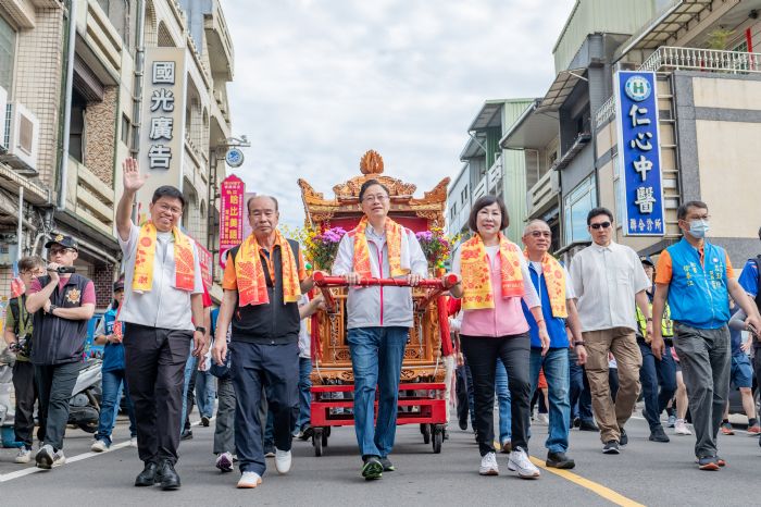 龍潭龍元宮五穀爺祈安遶境-張善政與民共同祈福