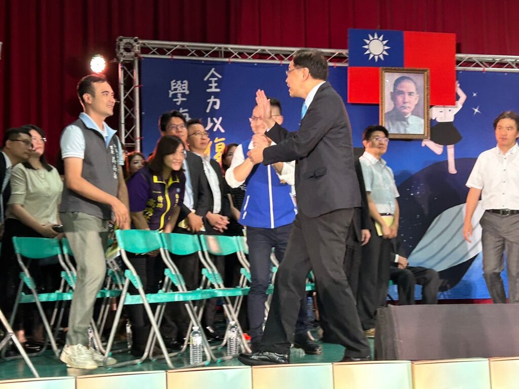 復旦高中首次邀請縣市首長出席畢典-張善政：很榮幸