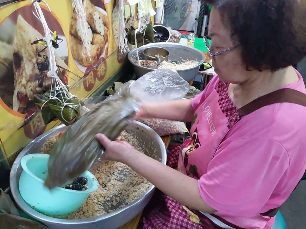 節日氣氛濃厚！嘉義市傳統市場迎來端午購物高峰