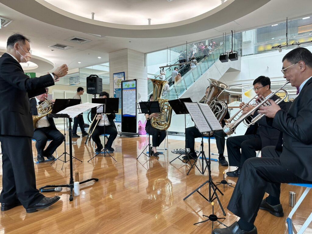 銅管重奏團端午音樂會　陽明交大醫院飄樂音　舒緩就醫民眾緊張心情