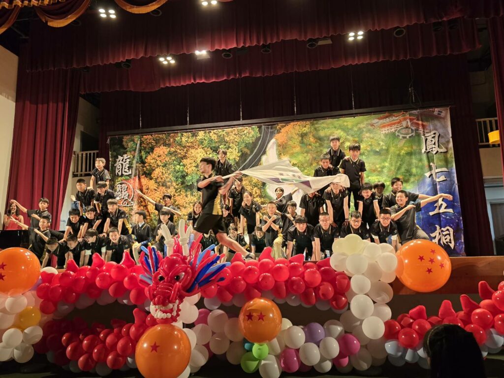 「鳳七五桐-龍龘九天」-東華附小暨幼兒園畢業典禮吸睛